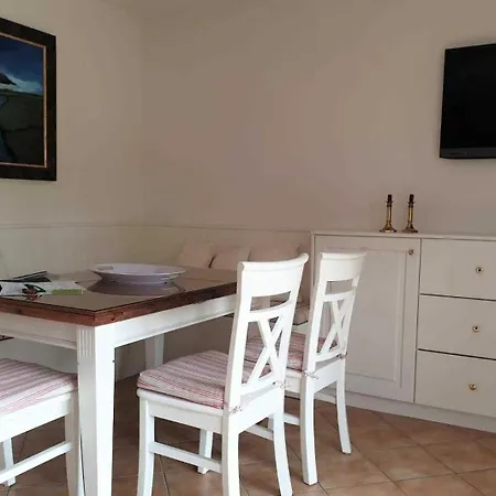 Hochstieg 32, Gonska, Haushaelfte Nieblum