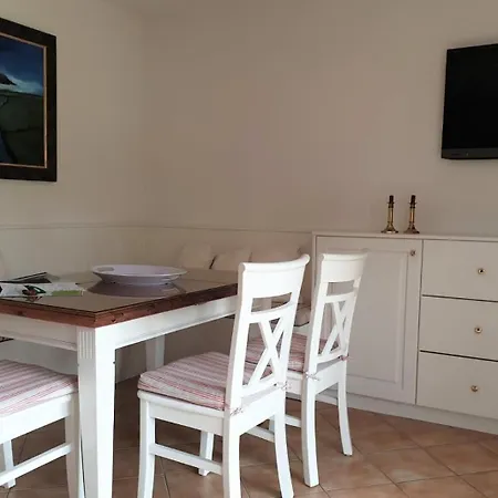 Hochstieg 32, Gonska, Haushaelfte